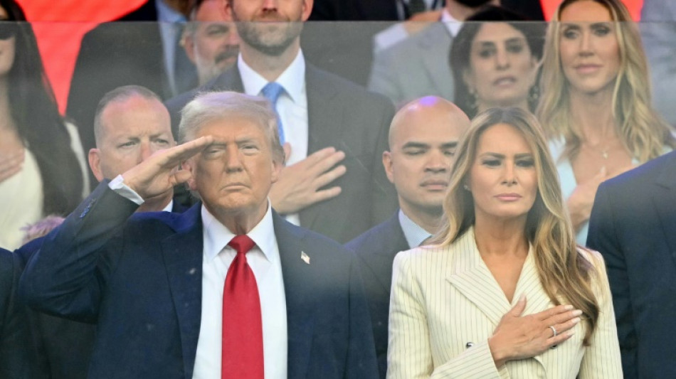 Trump eröffnet Militärparade in Washington - Landesweite Proteste gegen US-Präsidenten
