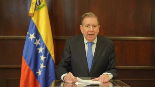 Maduro 'se autocoroa ditador', diz Gonz&aacute;lez