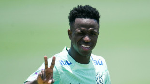 Vinicius Junior sofre les&atilde;o muscular e vai ficar afastado por v&aacute;rias semanas
