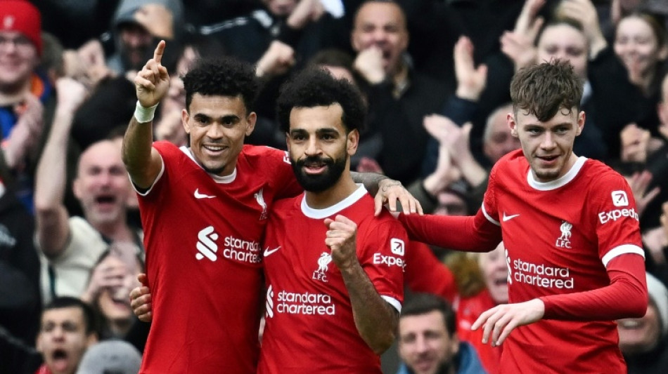 Liverpool vira sobre Brighton e volta &agrave; lideran&ccedil;a do Ingl&ecirc;s
