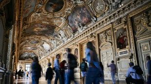 Neuf mois apr&egrave;s le cambriolage du Louvre, la galerie d'Apollon rouvre, sans ses joyaux