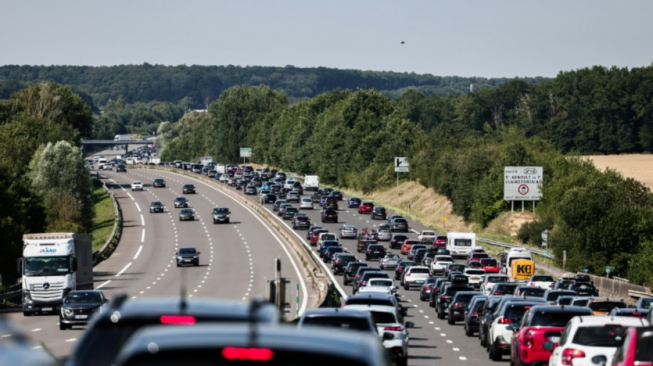 Plus d'un Fran&ccedil;ais sur cinq jette des d&eacute;chets sur l'autoroute, selon une &eacute;tude