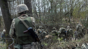 Ucr&acirc;nia ordena primeiras liberta&ccedil;&otilde;es de presos para lutarem em seu ex&eacute;rcito