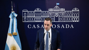 Argentina proh&iacute;be cirug&iacute;as de cambio de g&eacute;nero y tratamiento hormonal a menores de 18 a&ntilde;os