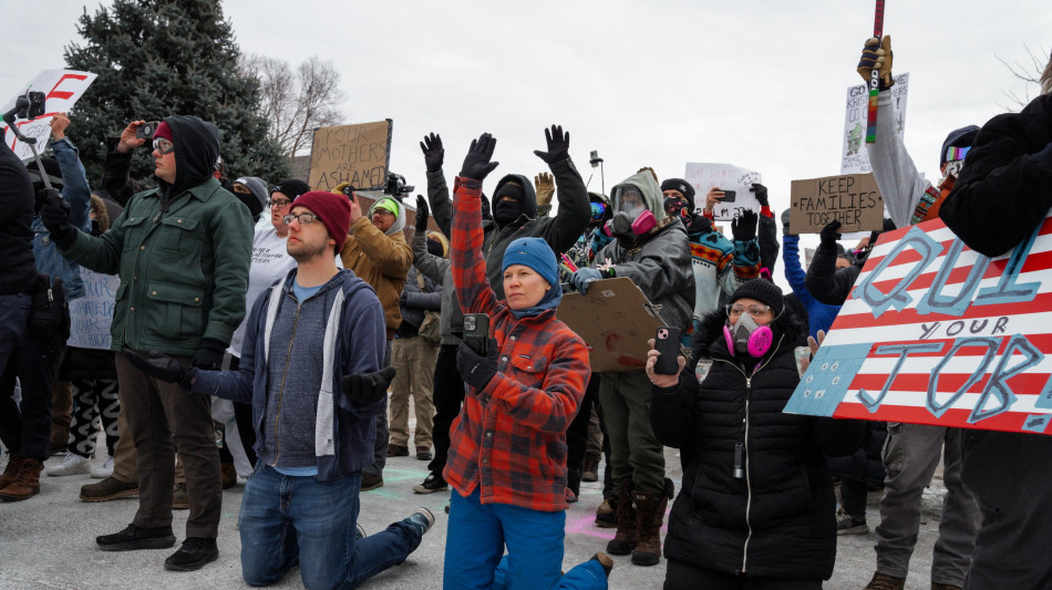 Giudice impone restrizioni all'uso della forza dell'Ice a Minneapolis