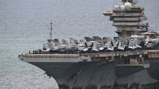 Porta-avi&otilde;es USS Abraham Lincoln chega &agrave; Tail&acirc;ndia ap&oacute;s 9 meses no mar