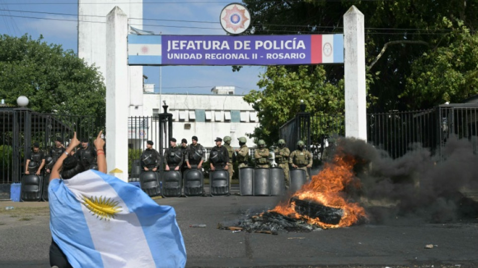 Dans la troisi&egrave;me ville d'Argentine, la police toutes sir&egrave;nes hurlantes pour ses salaires