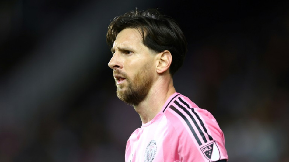 MLS multa Messi por apertar pesco&ccedil;o de auxiliar t&eacute;cnico advers&aacute;rio