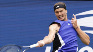 Trotz Stotterstart: Zverev st&uuml;rmt ins Viertelfinale