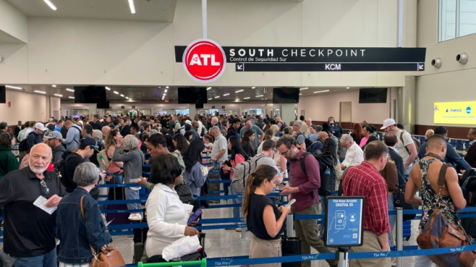 Schlangen an US-Flugh&auml;fen: Mittel f&uuml;r Mitarbeiter bleiben blockiert