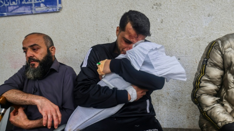 Photo and video journalists in Gaza to receive 'Golden Pen' award