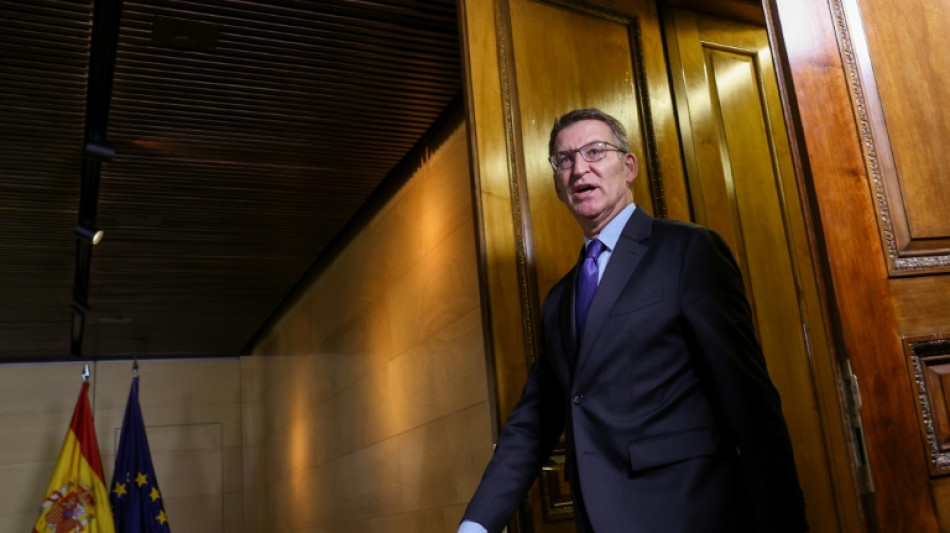 Sem chance de sucesso, l&iacute;der da direita espanhola usar&aacute; debate no Congresso para criticar S&aacute;nchez