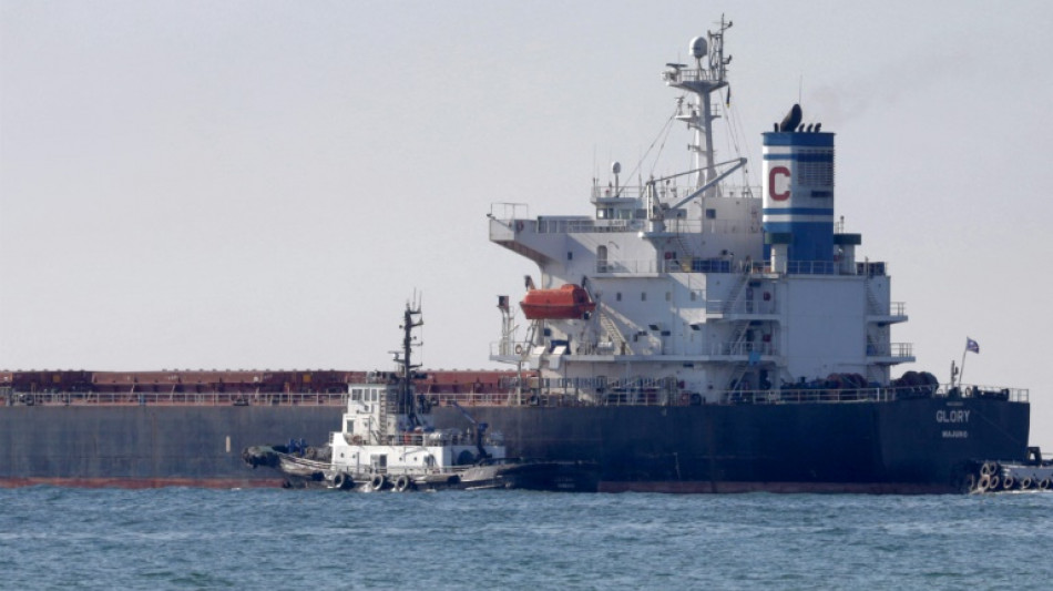 Reflotado el buque encallado en el Canal de Suez, tr&aacute;fico normal