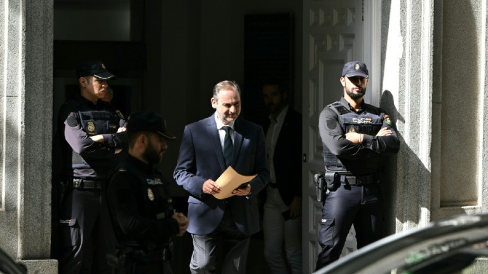 Un exministro espa&ntilde;ol niega corrupci&oacute;n en el juicio por compra de mascarillas en la pandemia
