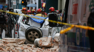 Sube a 15 el saldo de muertos por temblor en Ecuador y Per&uacute;