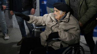 Mujica 'cada dia d&aacute; um passo a mais' em dire&ccedil;&atilde;o &agrave; melhora, diz sua esposa