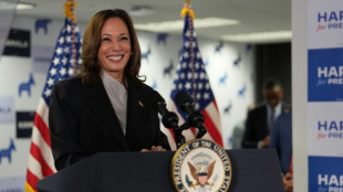 Kamala Harris sai em campanha como prov&aacute;vel candidata democrata