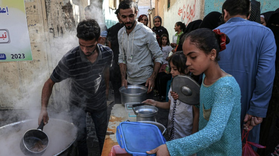 Israel refor&ccedil;a o cerco no norte de Gaza e milhares de civis tentam fugir para o sul