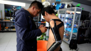 Fabricante de brinquedos boliviano cria e fornece próteses 3D para amputados pobres