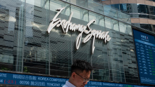 Borsa: Hong Kong positiva, apre a +0,50%