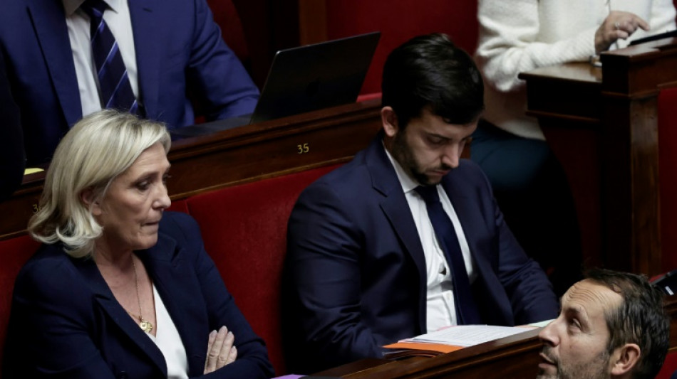 Censure du gouvernement: les march&eacute;s gardent leur calme mais le risque politique perdure