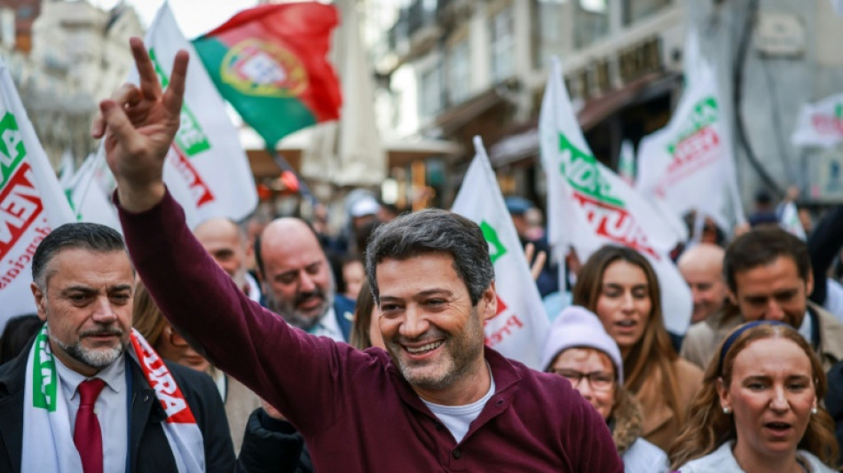 El candidato socialista sorprende y pasa en primer lugar al balotaje en Portugal