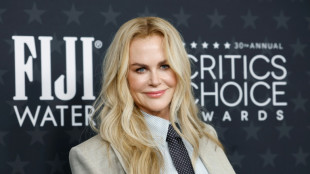 La cravate au f&eacute;minin, entre accessoire de mode et symbole d'&eacute;mancipation 