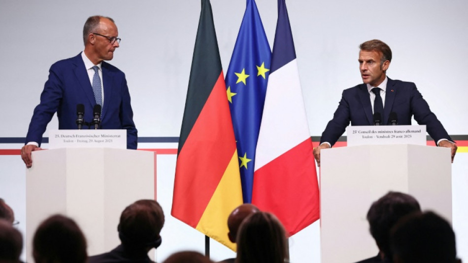 Macron e Merz denunciam falta de vontade de Putin e querem mais sanções contra Rússia