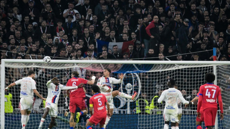 Ligue 1: le PSG souffre avant de faire plier Lyon