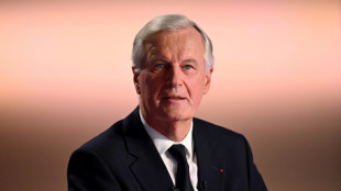 Novo governo da Fran&ccedil;a d&aacute; os primeiros passos sob press&atilde;o da extrema direita