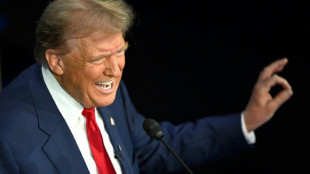 Trump acusa migrantes de 'roubar' empregos e comer 'animais de estima&ccedil;&atilde;o'