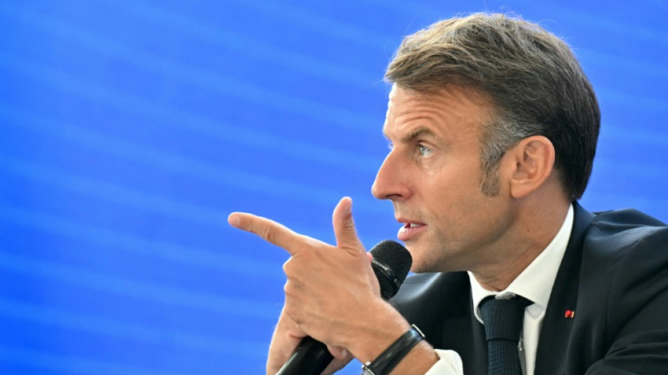 Fran&ccedil;a segue &agrave; espera de saber quem ser&aacute; seu pr&oacute;ximo primeiro-ministro
