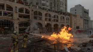 Bombardeio russo em Kiev deixa um morto e atinge v&aacute;rias miss&otilde;es diplom&aacute;ticas