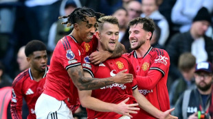 Manchester United arranca empate nos acr&eacute;scimos na visita ao Tottenham (2-2)