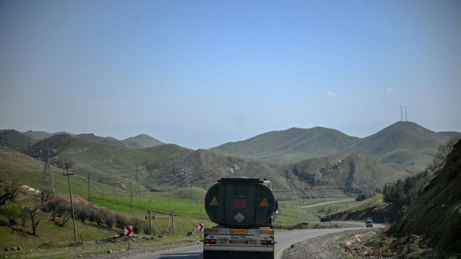 Depuis l'Iran en guerre, le long p&eacute;riple des routiers vers l'Irak