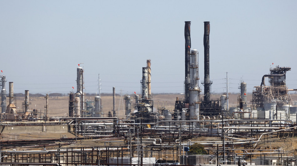 Il petrolio in rialzo a New York a 58,12 dollari