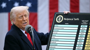 Tarifas de Trump podem afetar esforços para baixar inflação, diz governadora do Fed