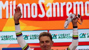 Incredibile Pogacar, "ha vinto la Sanremo con bici danneggiata"