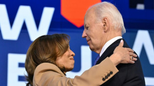Biden se despede com discurso emotivo e passa o bast&atilde;o eleitoral para Kamala Harris