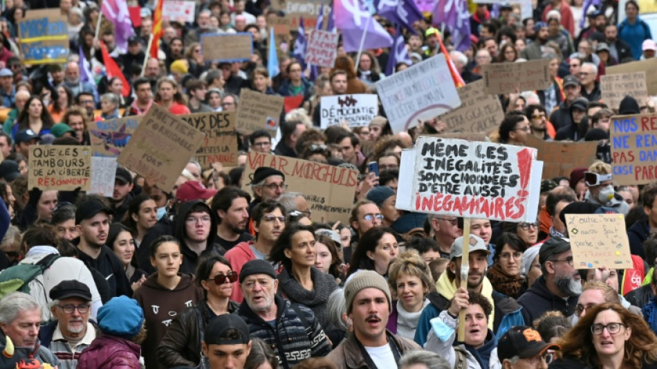 Neue Proteste in Frankreich: Mehr als 130 Festnahmen und Einsatz von Tr&auml;nengas