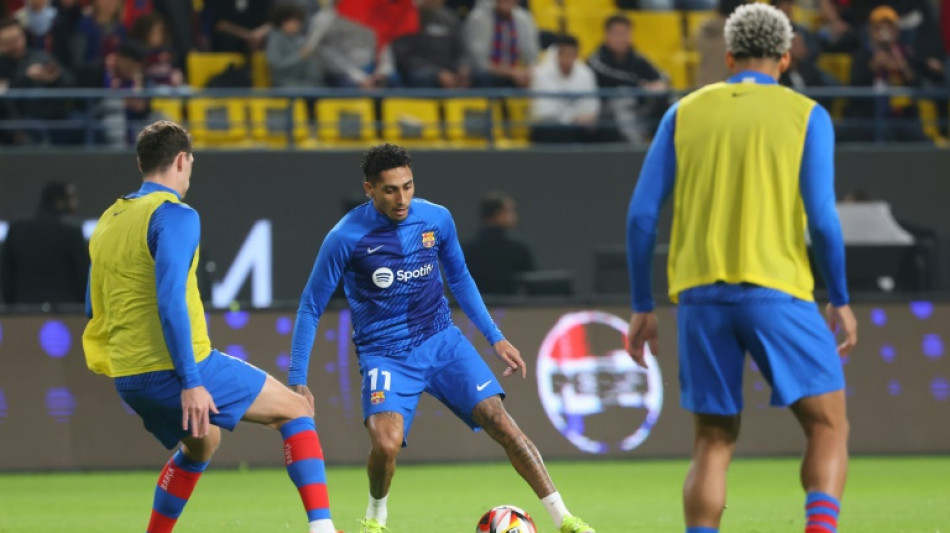 Raphinha sofre les&atilde;o muscular e desfalcar&aacute; Barcelona na final da Supercopa