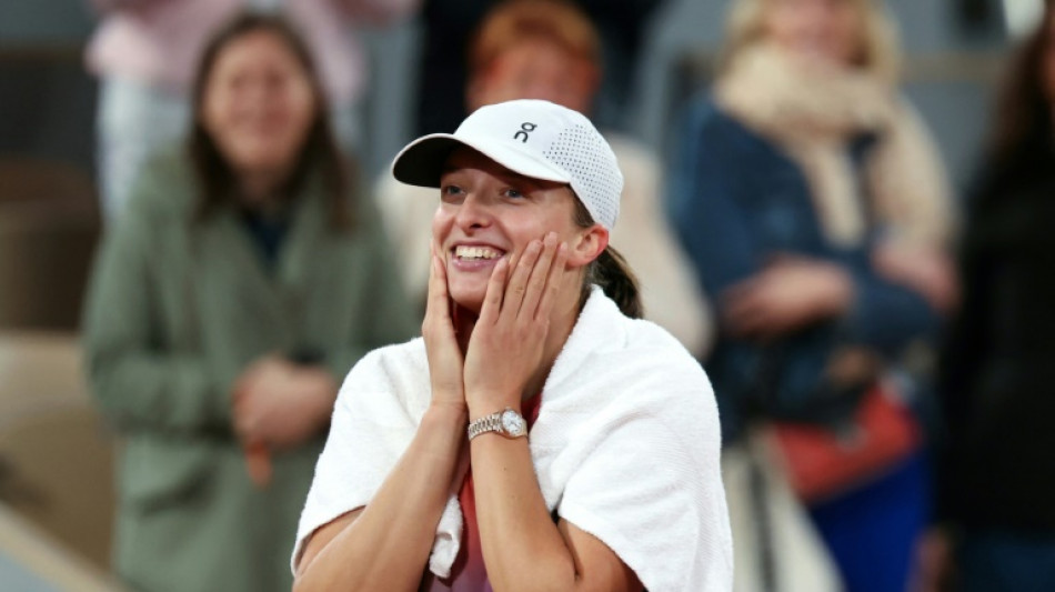 Iga Swiatek comemora anivers&aacute;rio com vaga nas oitavas de Roland Garros