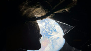 Astronautas contemplam 'Grand Canyon' da Lua antes de sobrevoo hist&oacute;rico