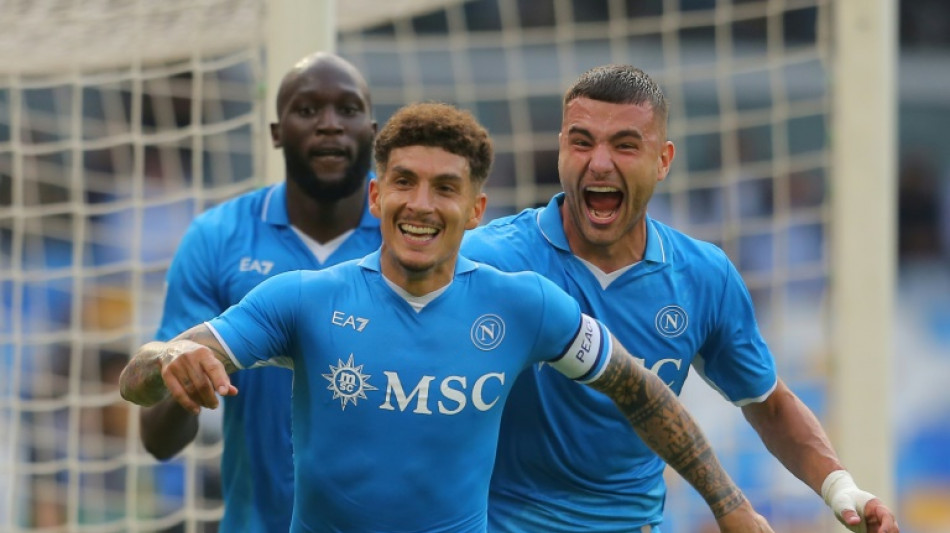 Napoli vence Lecce e segue na lideran&ccedil;a do Campeonato Italiano