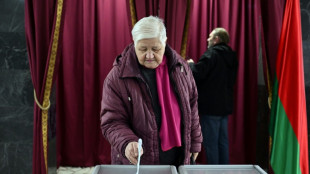 Lukashenko &eacute; reeleito presidente de Belarus com quase 90% dos votos