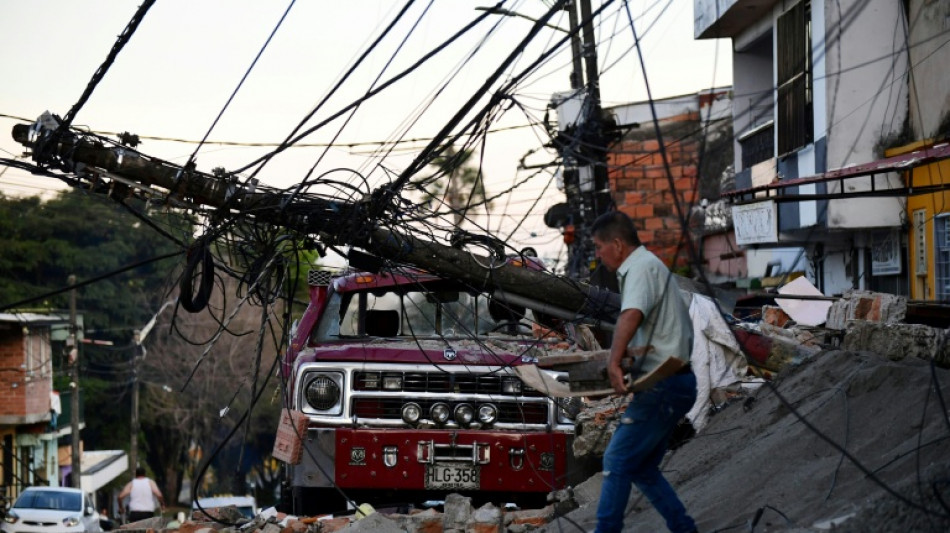 Rescates en Colombia entran en "fase final" tras potente terremoto
