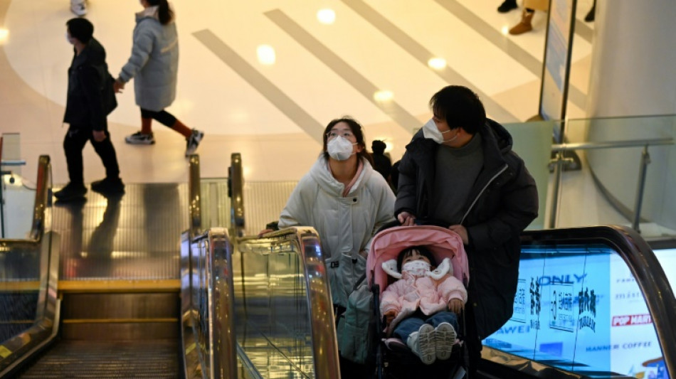 Poblaci&oacute;n china disminuye por primera vez en m&aacute;s de 60 a&ntilde;os  