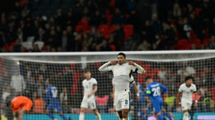 Inglaterra perde para Gr&eacute;cia (2-1) em Wembley na Liga das Na&ccedil;&otilde;es