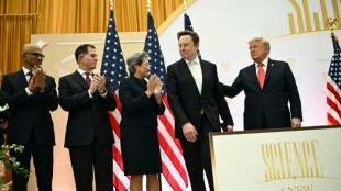 Trump tratar&aacute; como "enemigo" a quien no diga "superinteligencia" en vez de IA
