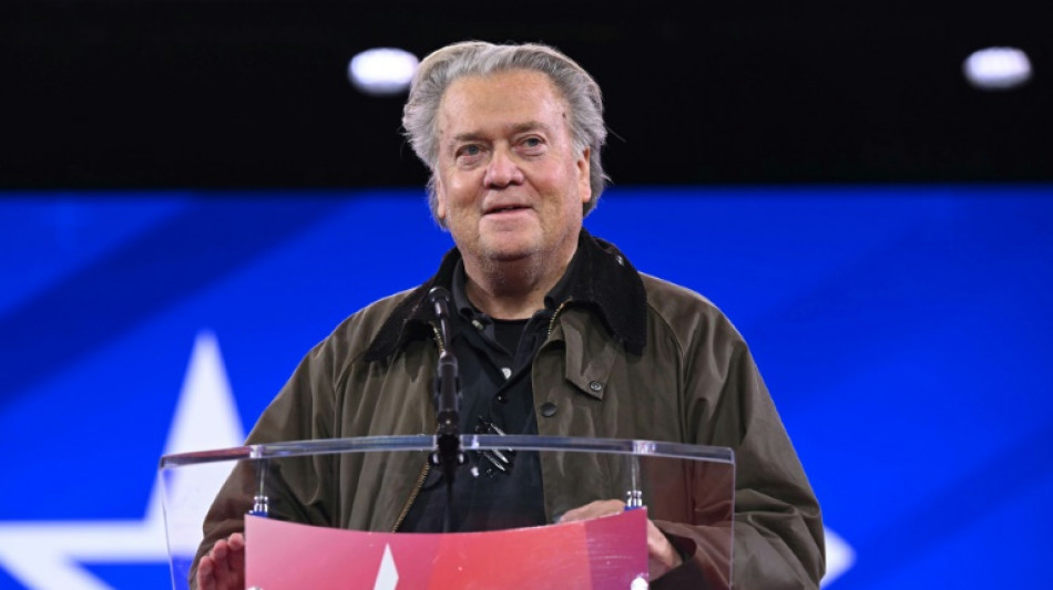 Un saludo de Bannon considerado nazi desata pol&eacute;mica